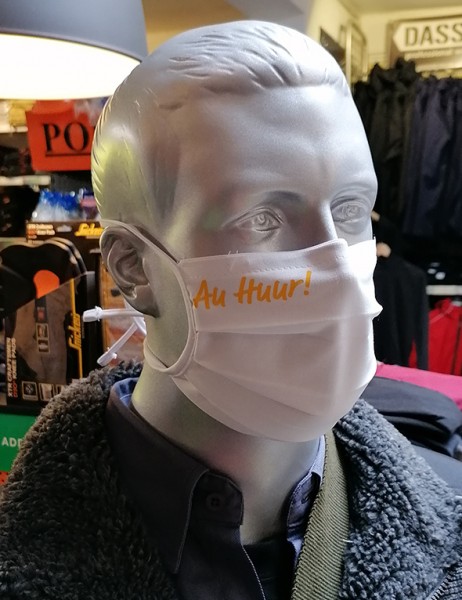Behelfsmaske "Au Huur" Farbe weiß mit Bindeband